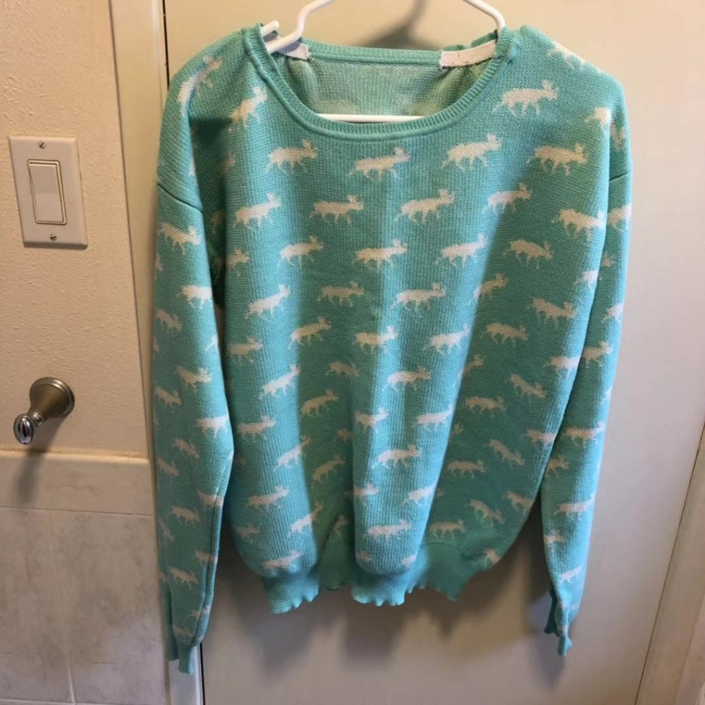 sweater - Picture 4 of 4